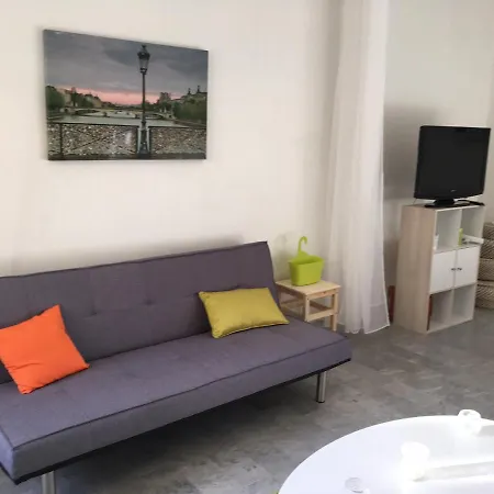 Grand Studio Dans De Luxe 아파트