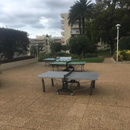 Grand Studio Dans Résidence De Luxe Juan-les-Pins